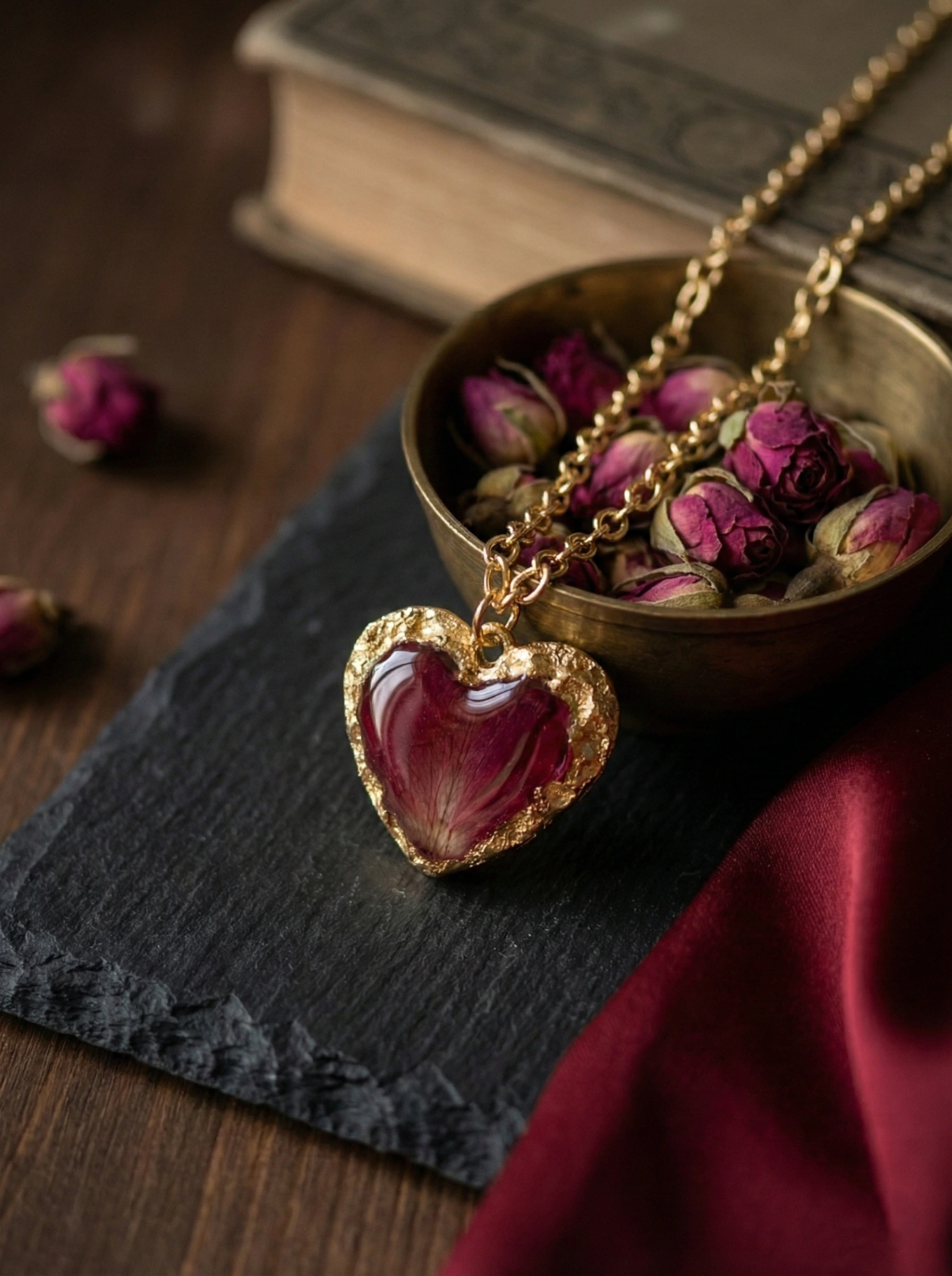 Gilded Heart Resin Pendant view 4